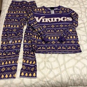 Boys Medium Minnesota Vikings Pajamas - Christmas Sweater print
